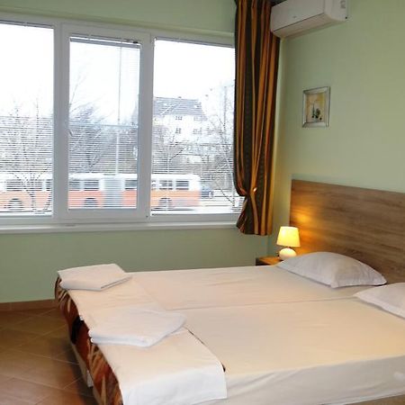 Guest Rooms Kom Sofia Bilik gambar