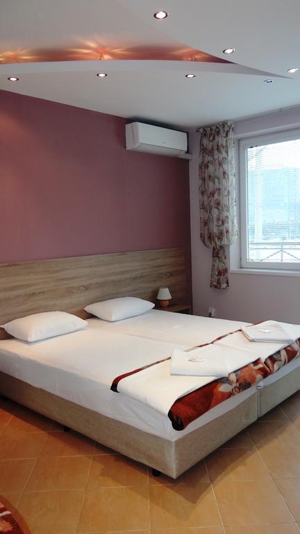 Guest Rooms Kom Sofia Bilik gambar