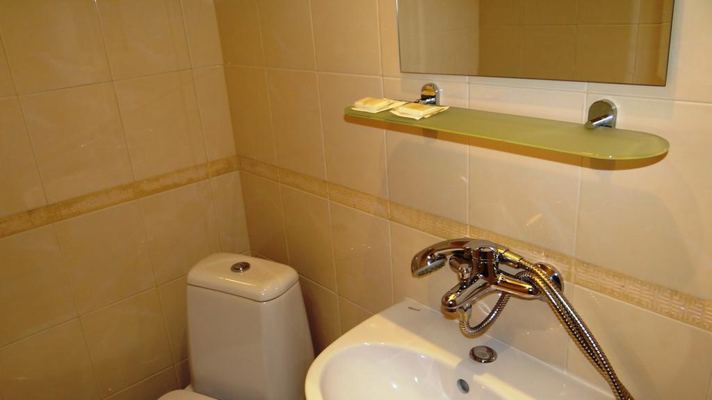 Guest Rooms Kom Sofia Bilik gambar