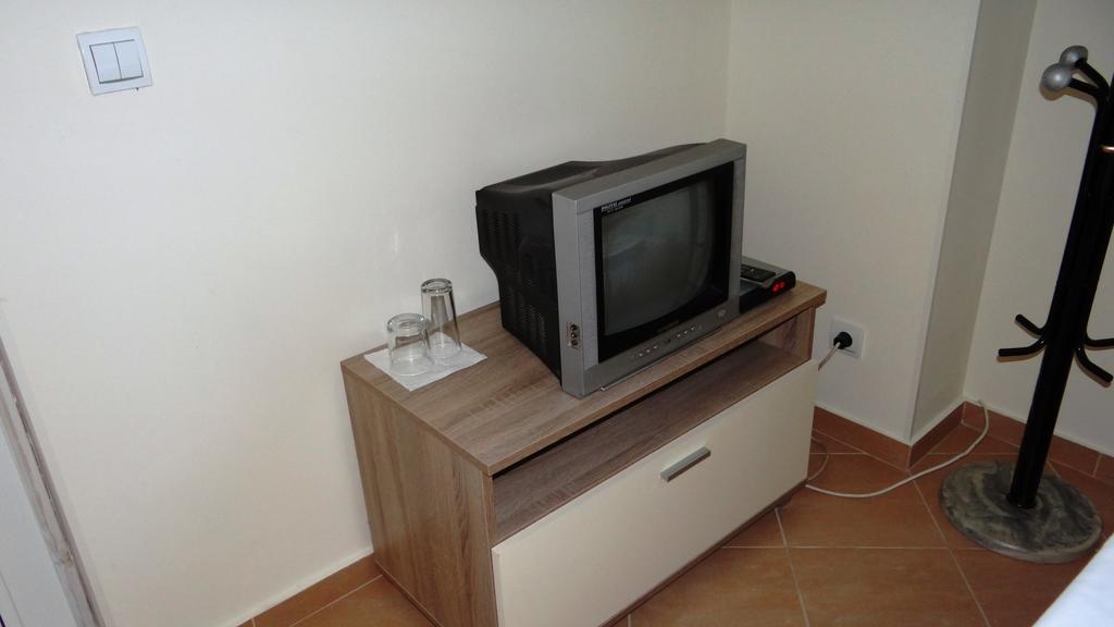 Guest Rooms Kom Sofia Bilik gambar