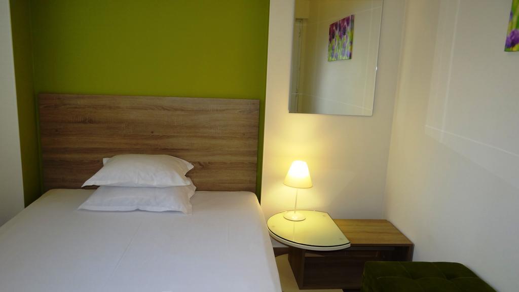 Guest Rooms Kom Sofia Bilik gambar